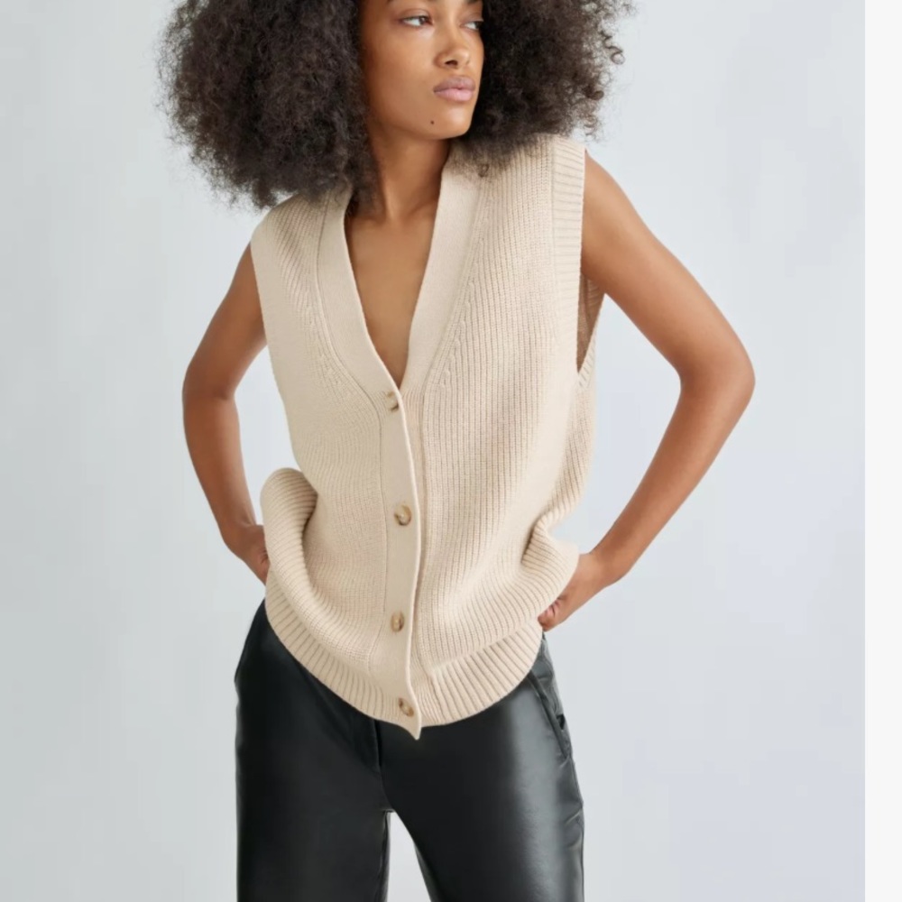 Babaton Avant V-neck sweater vest